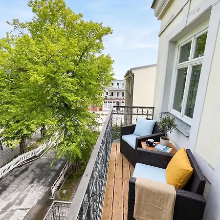 아파트 Stilvolle Wohnung Mit Wintergarten, Balkon & Parkblick I 500M Zum Strand I Haustierfreundlich I Villa Kaethe 로스토크